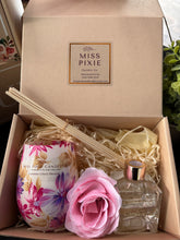 Load image into Gallery viewer, Mothers Day gift boxes
